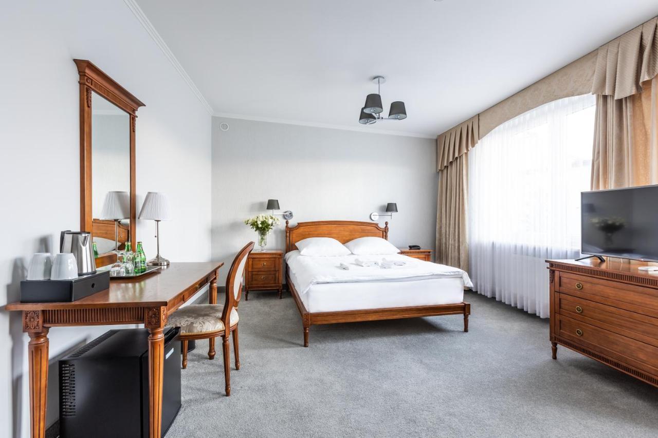 Hotel Pod Zlota Roza Kielce Eksteriør billede