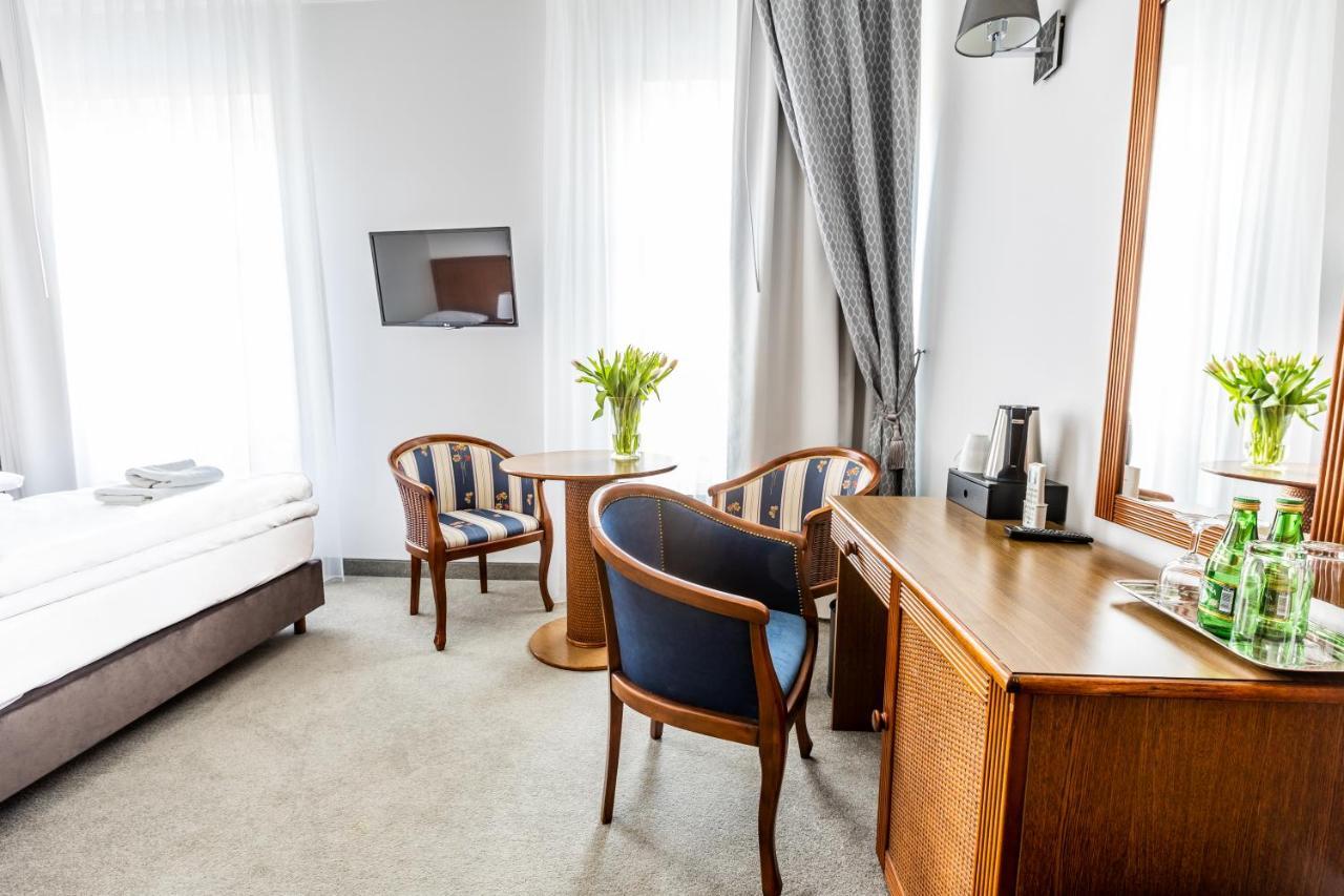 Hotel Pod Zlota Roza Kielce Eksteriør billede