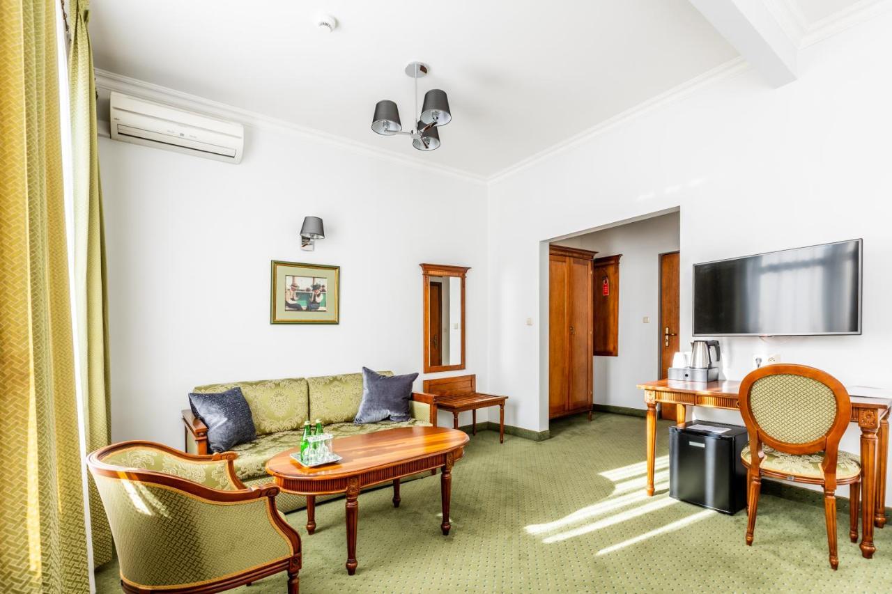 Hotel Pod Zlota Roza Kielce Eksteriør billede