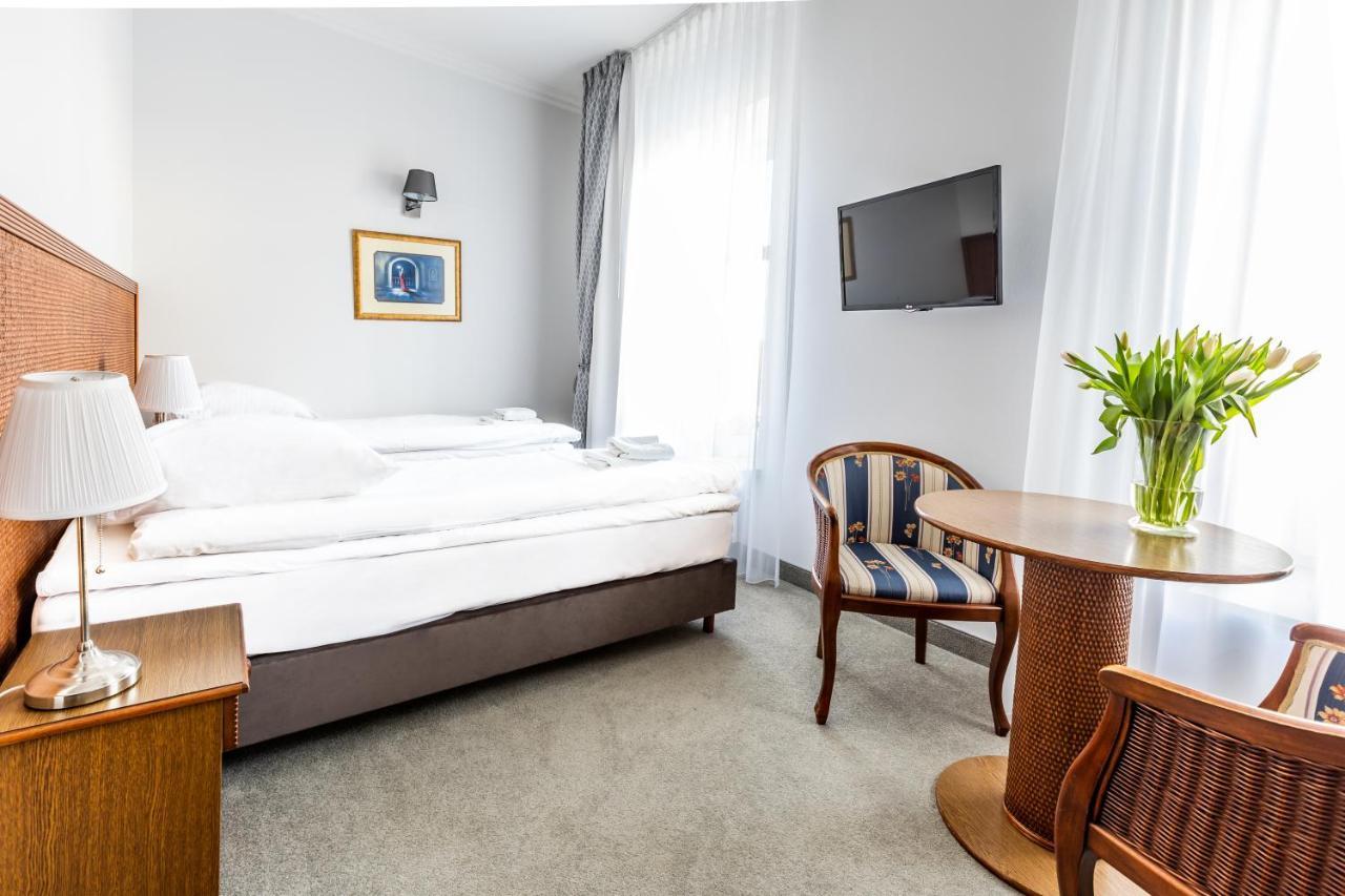 Hotel Pod Zlota Roza Kielce Eksteriør billede