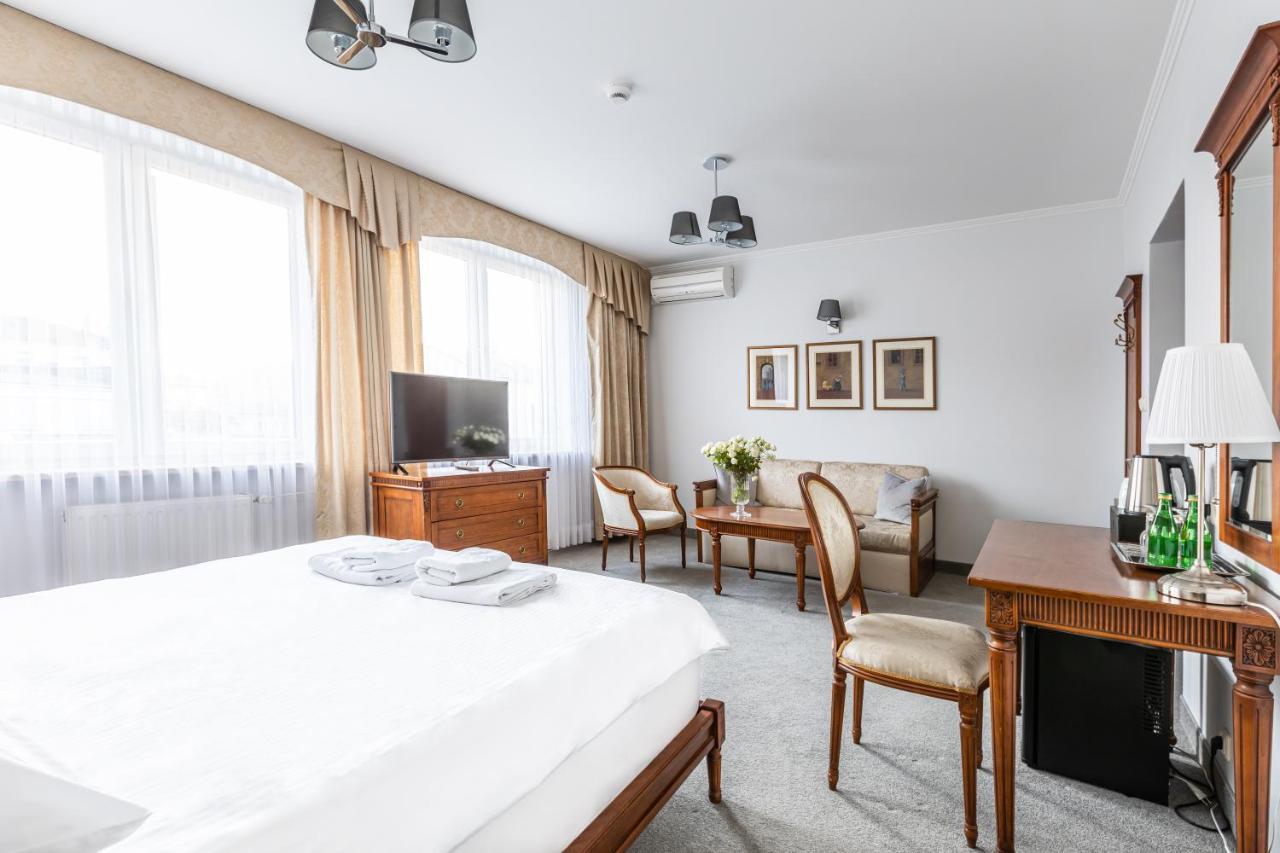 Hotel Pod Zlota Roza Kielce Eksteriør billede