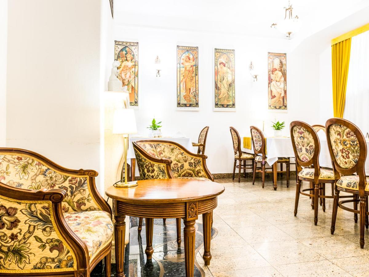 Hotel Pod Zlota Roza Kielce Eksteriør billede
