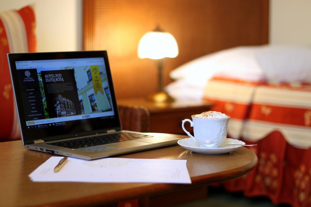 Hotel Pod Zlota Roza Kielce Eksteriør billede